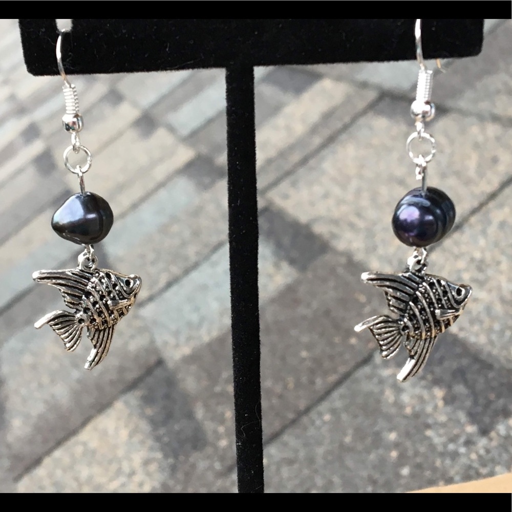 Black Pearl Angelfish Dangle Earrings - Picture 8 of 8